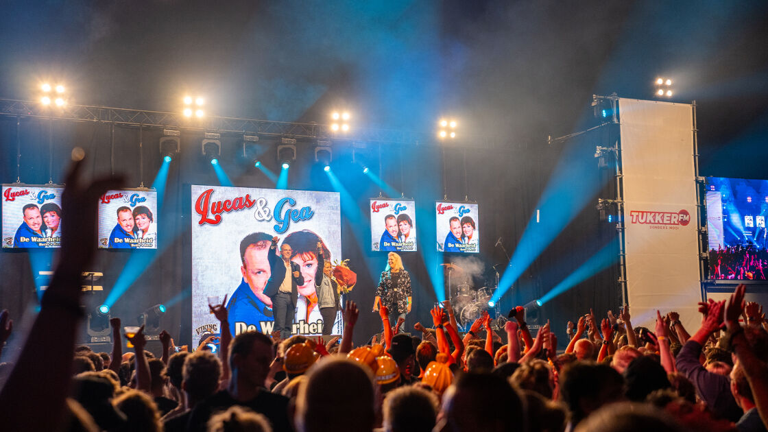 Tukker FM keert op 18 september 2027 terug naar Pekela met de Donders Dikke Tent Party